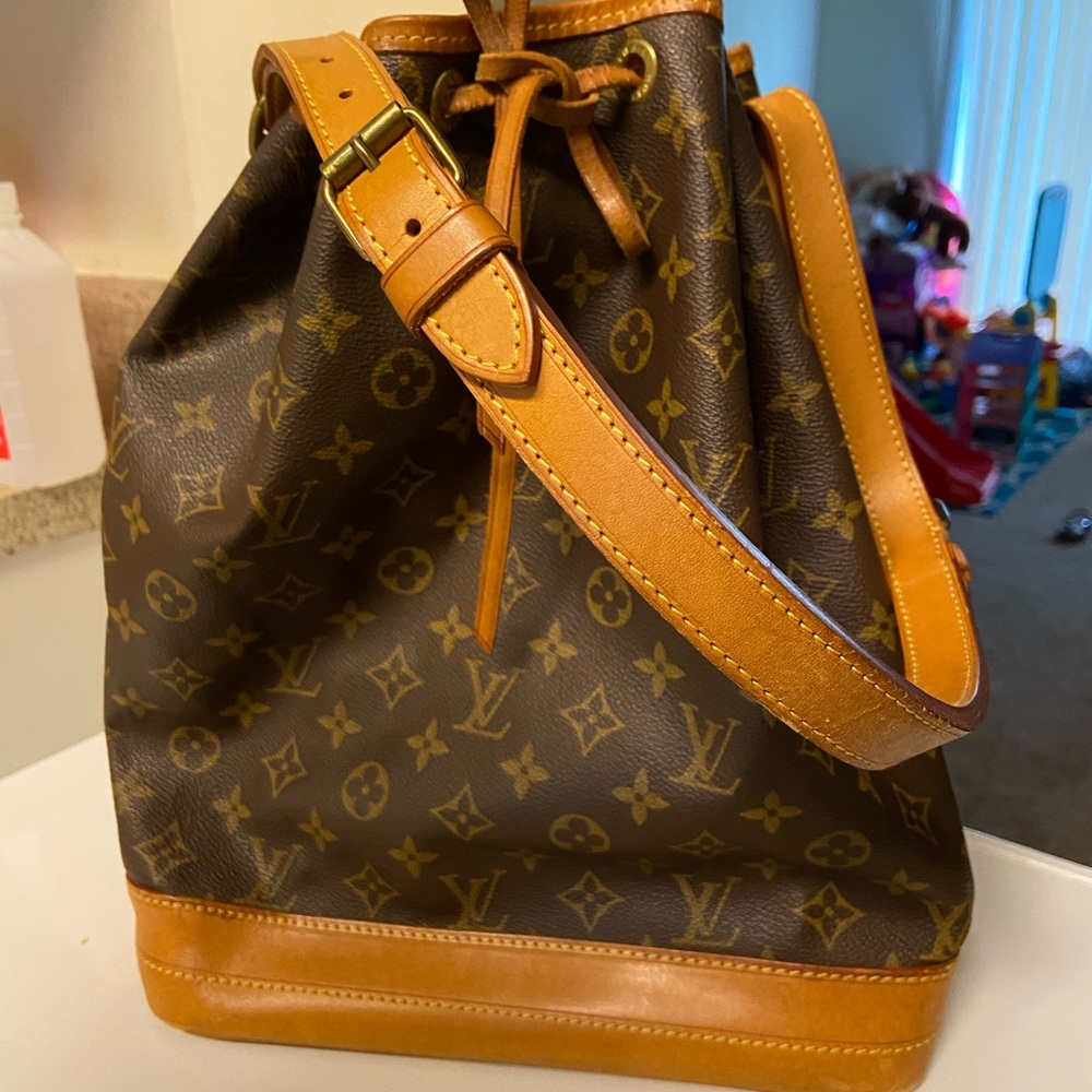 Louis Vuitton petit noe 💯 authentic